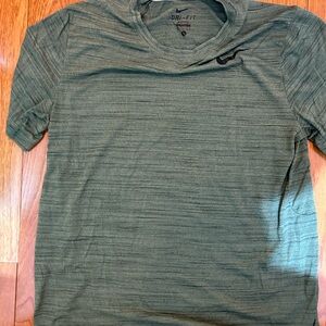 Nike Dri-FIT men's short-sleeve Shirt